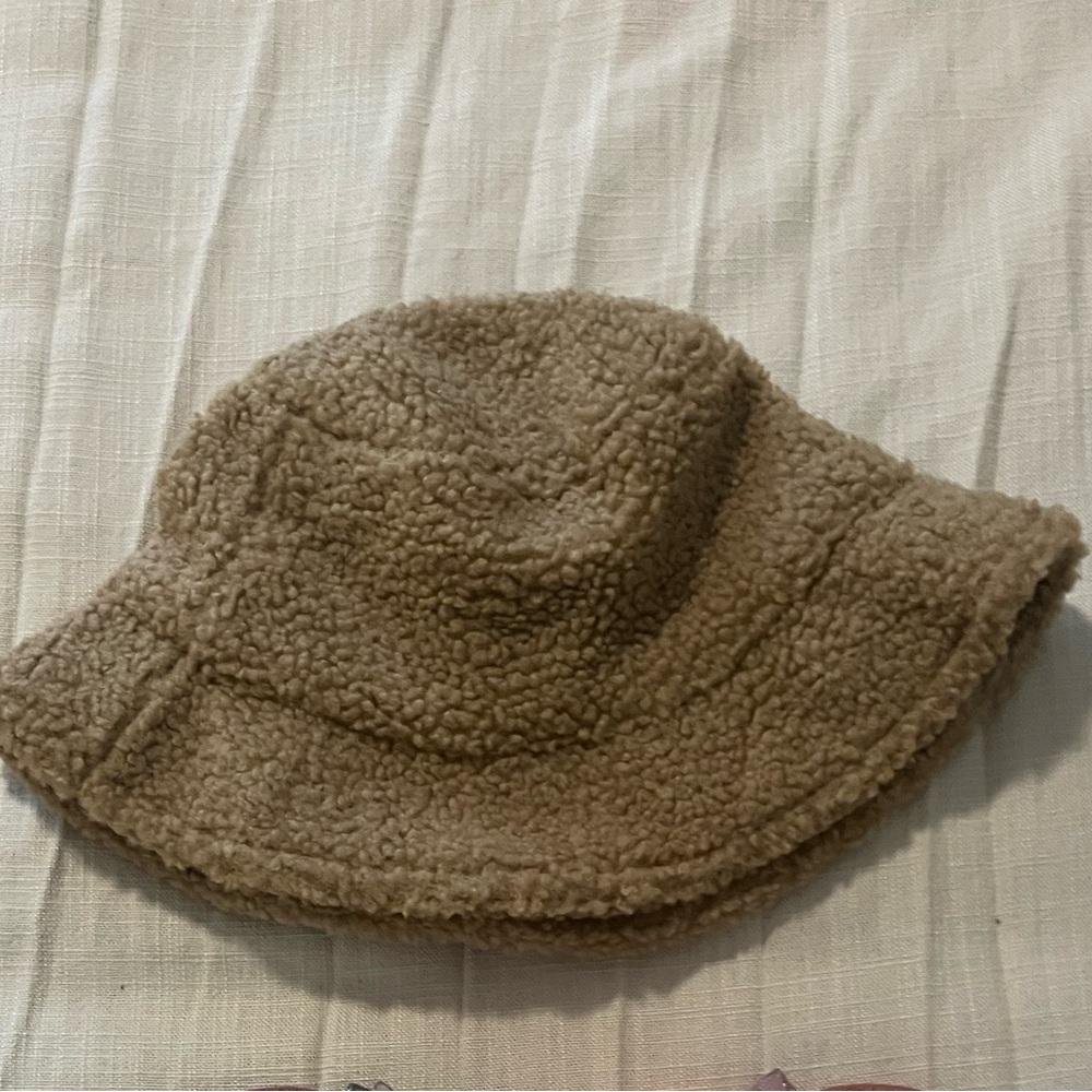 bucket hat
